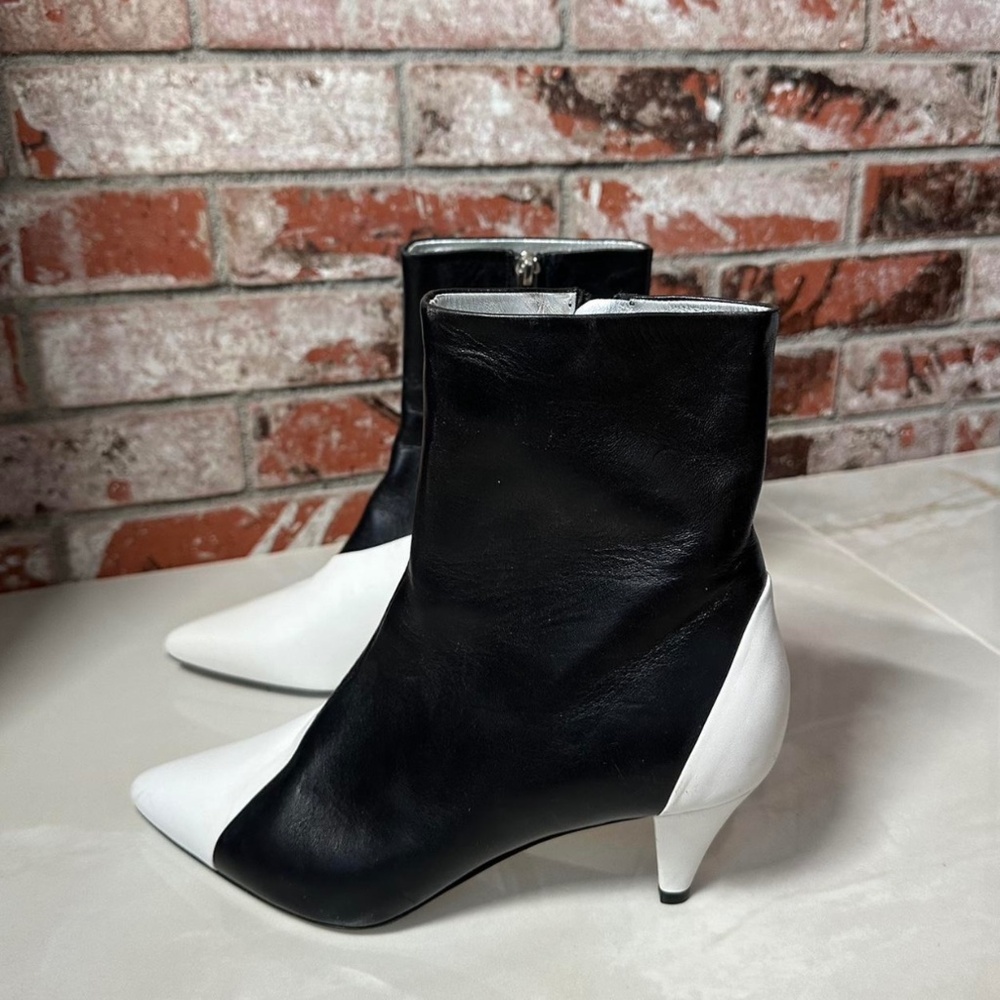 Givenchy Women Side Zip Pointed Toe Colorblock Booties Black White Leather 37